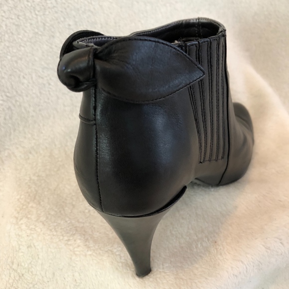 Black Genuine Leather Slip-On Bootie NEW - Picture 5 of 6